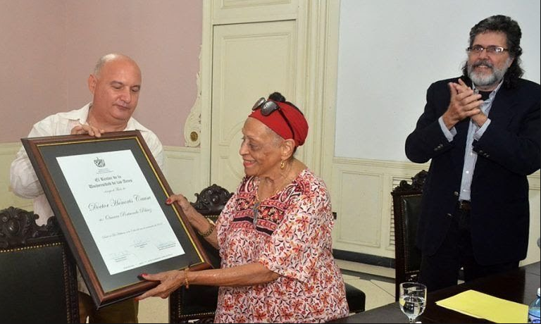 Omara Portuondo receives Honoris Causa in Cuba